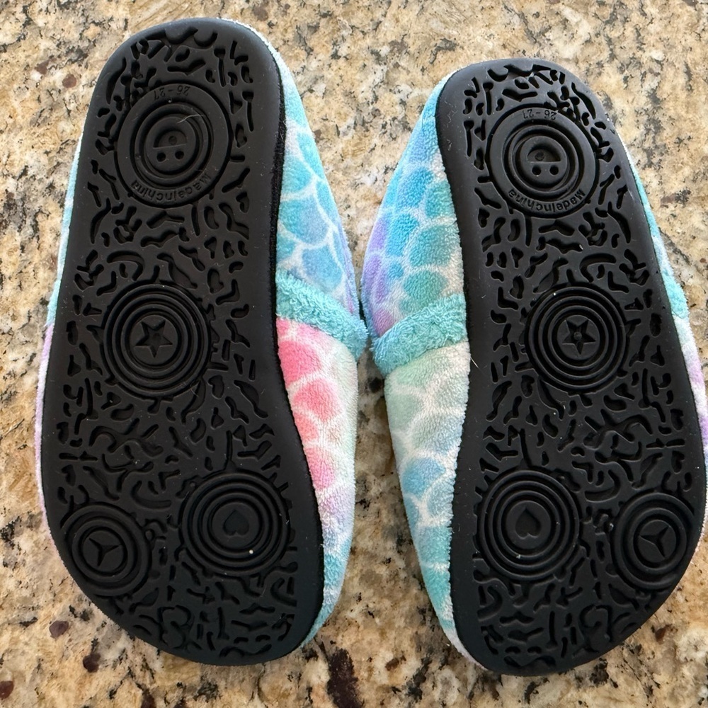 Mermaid Scale Plush Slippers Kids Size 26–27 Pastel Aqua Pink Purple - Picture 2 of 6